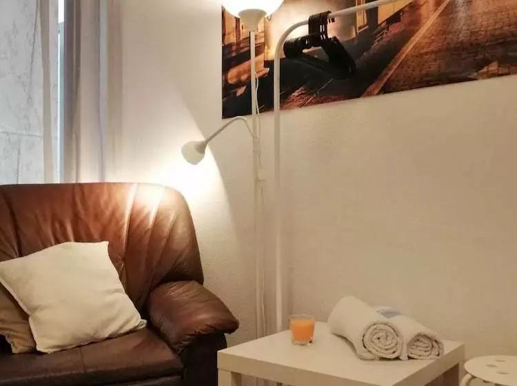 Charming 53 Rooms In Cacilhas  Hostel