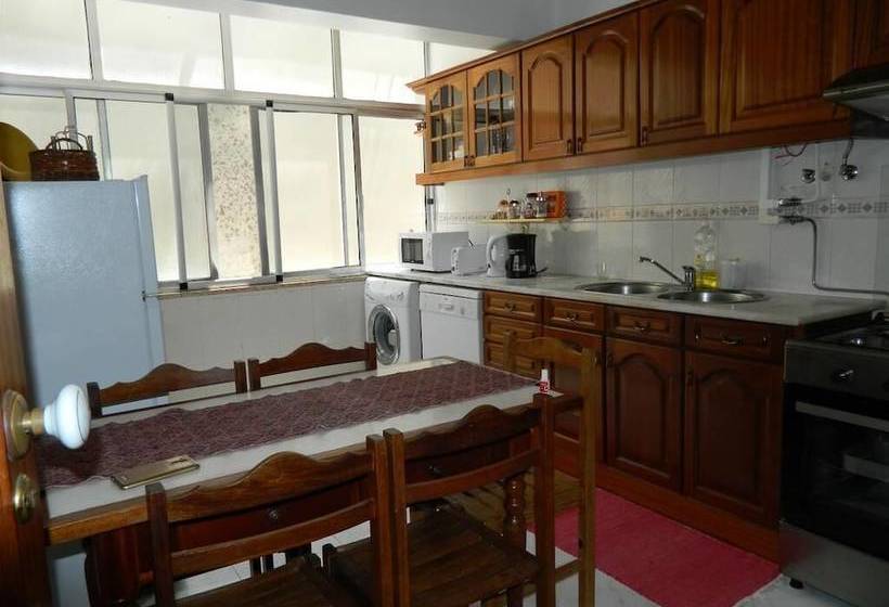 Charming 53 Rooms In Cacilhas  Hostel