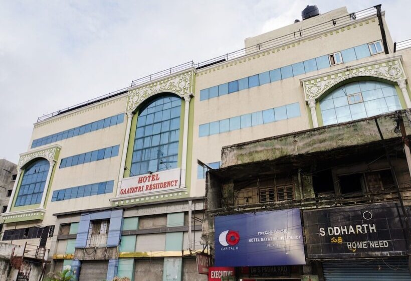 هتل Capital O 46832 Gaayatri Residency