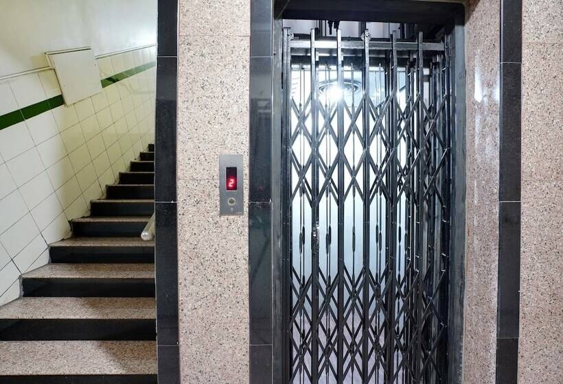 هتل Capital O 46832 Gaayatri Residency