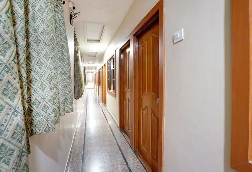 هتل Capital O 46832 Gaayatri Residency