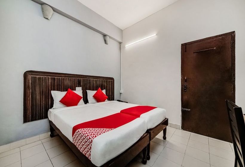 Отель Oyo Flagship 26760 Paradise Circle