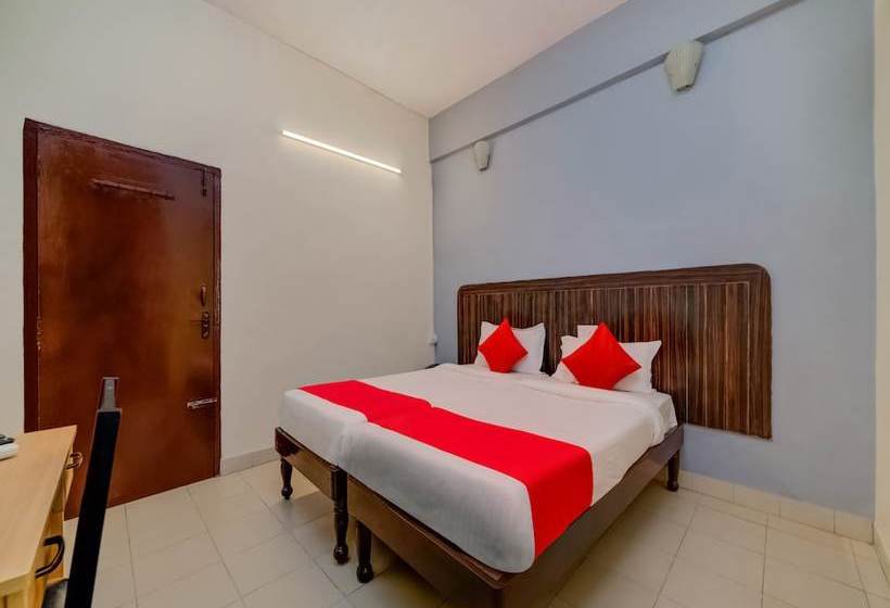 Отель Oyo Flagship 26760 Paradise Circle