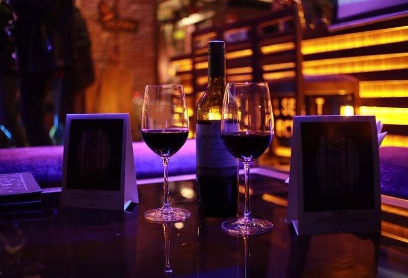 בית מלון כפרי The Rainbow Inn And Cafe