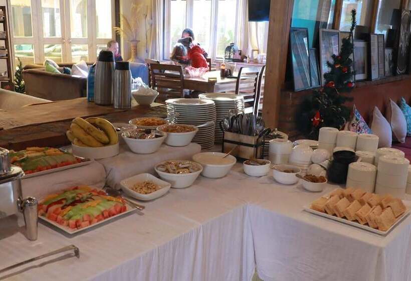 בית מלון כפרי The Rainbow Inn And Cafe