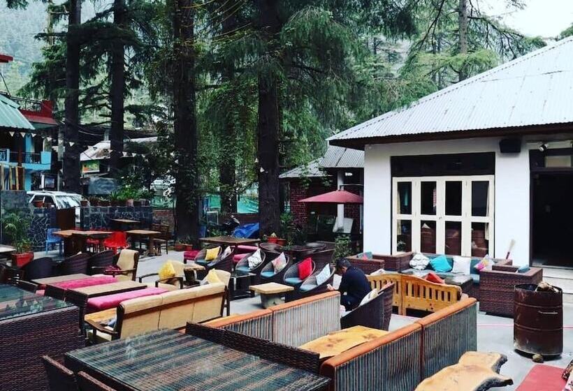 בית מלון כפרי The Rainbow Inn And Cafe