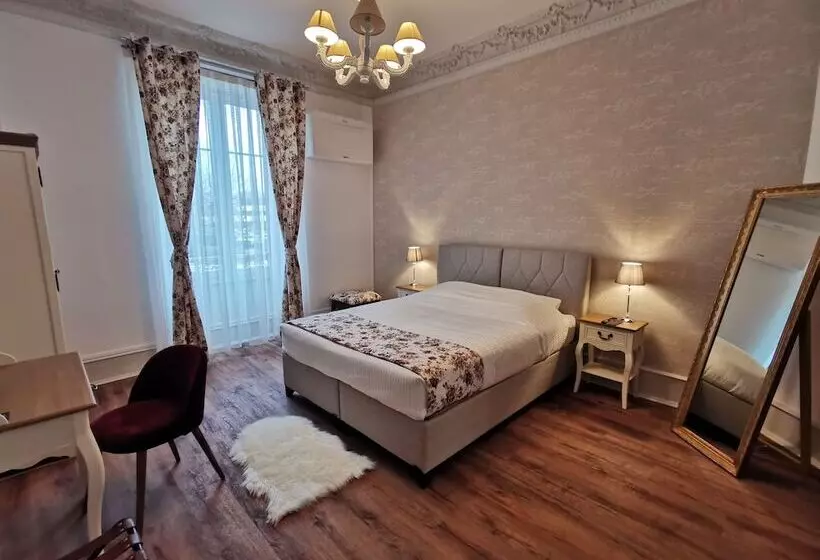 پانسیون Colmar Suites