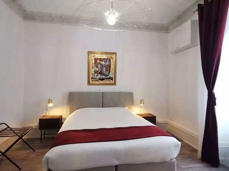 پانسیون Colmar Suites