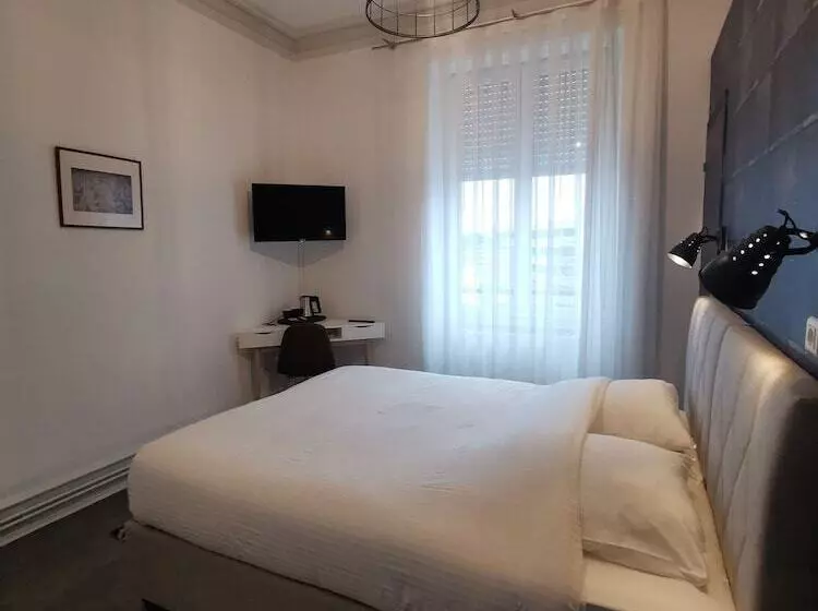 پانسیون Colmar Suites