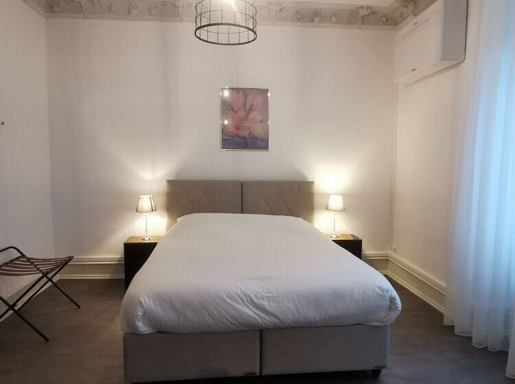 ペンション Colmar Suites