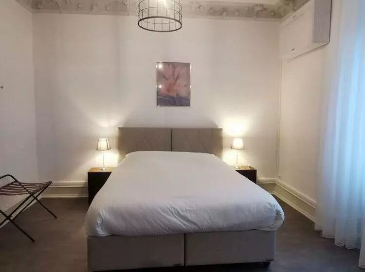 پانسیون Colmar Suites