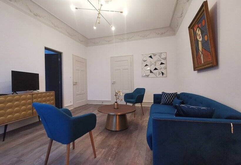 ペンション Colmar Suites