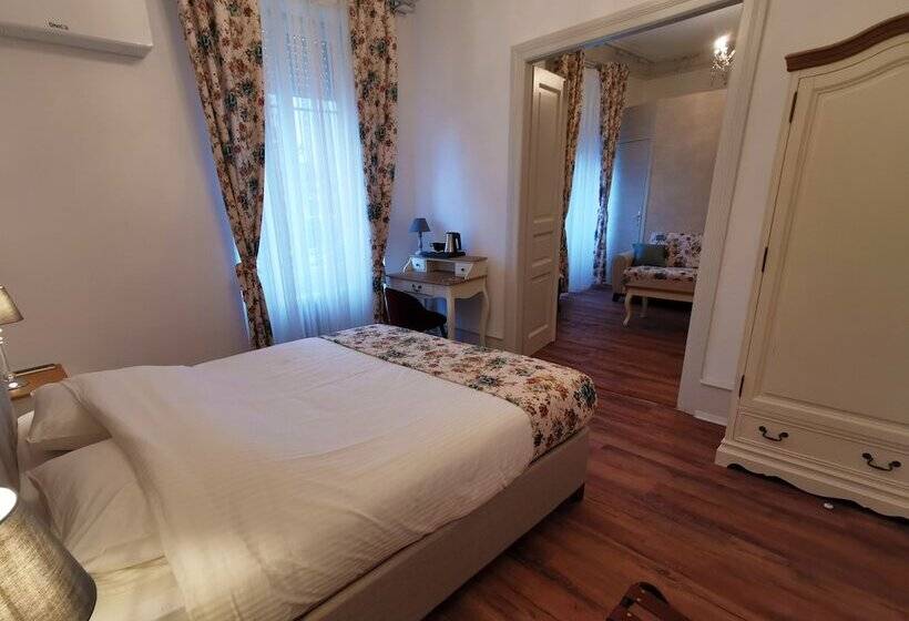 ペンション Colmar Suites