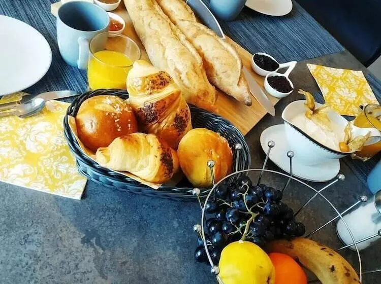 پانسیون Colmar Suites