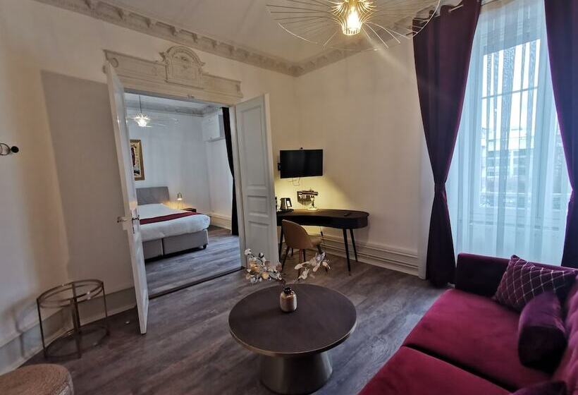 ペンション Colmar Suites