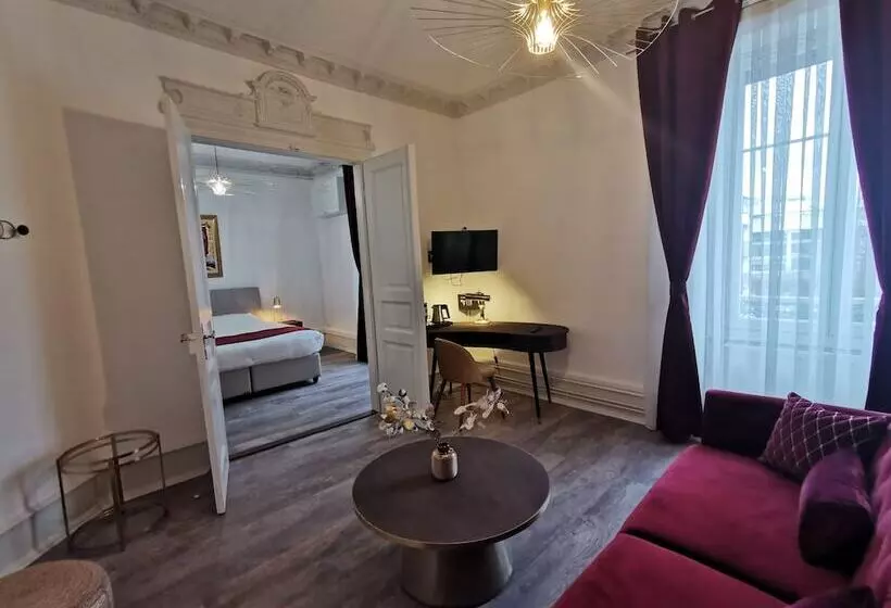 پانسیون Colmar Suites