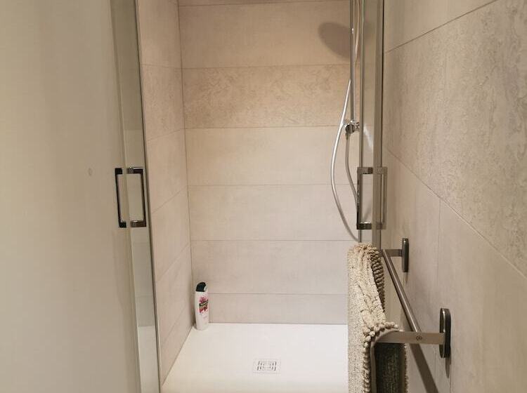 ペンション Colmar Suites