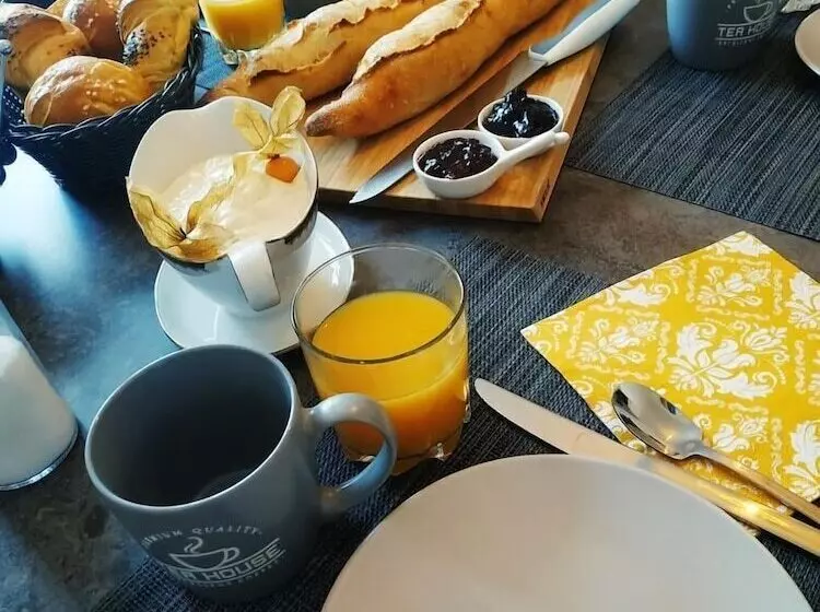 پانسیون Colmar Suites