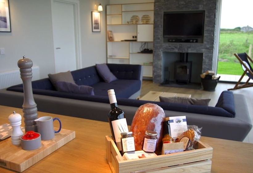 פנסיון Jog Lodge 12  3 Bed Seaview