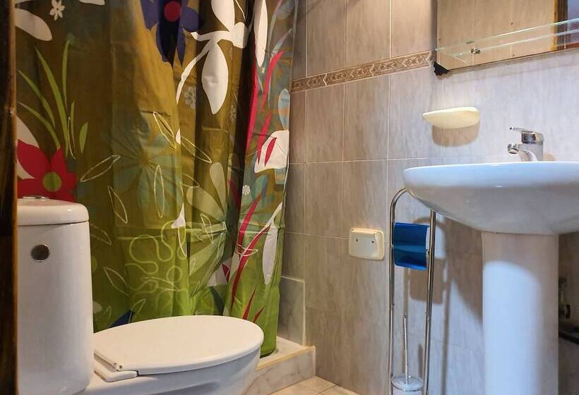 펜션 Low Cost Room Plaza de Hierro II