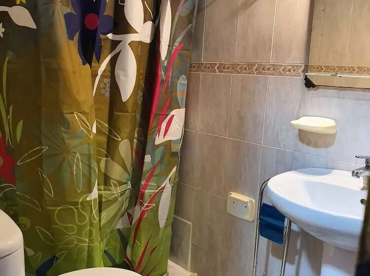 Majatalo Low Cost Room Plaza de Hierro II