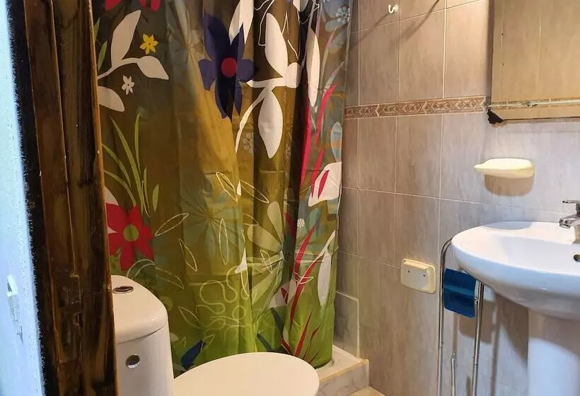 Majatalo Low Cost Room Plaza de Hierro II