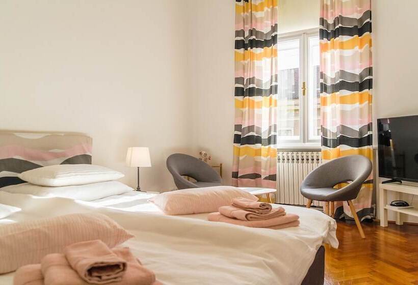 پانسیون Main Square Rooms