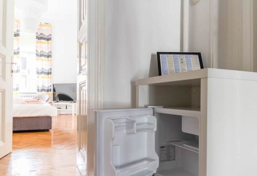 پانسیون Main Square Rooms