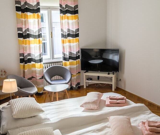 پانسیون Main Square Rooms