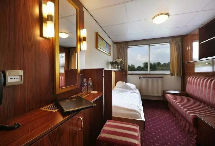 Crossgates Hotelship Altstadt   Köln