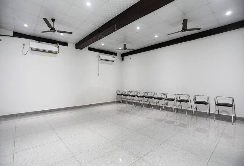 Hotell Oyo 14631 Madhuban Resort