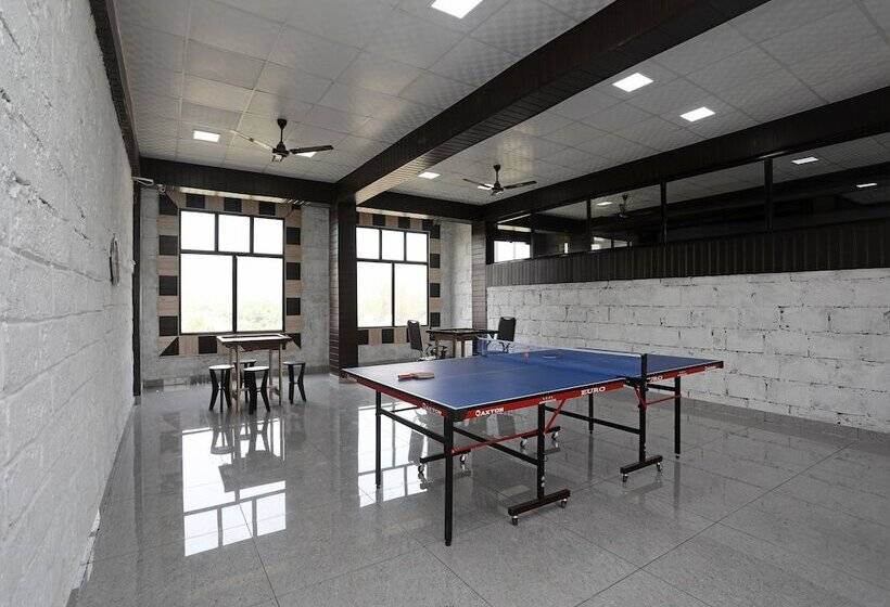 Hotell Oyo 14631 Madhuban Resort