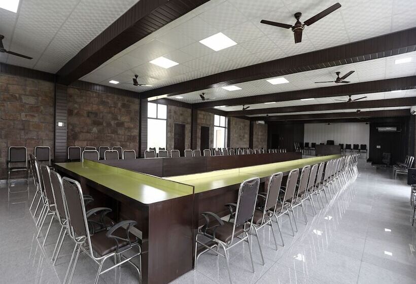 Hotell Oyo 14631 Madhuban Resort