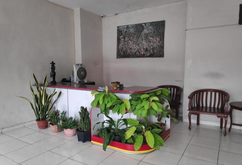 호텔 Oyo 90096 Tiana