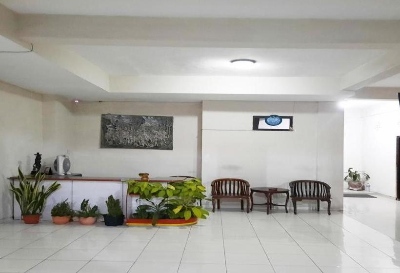 호텔 Oyo 90096 Tiana