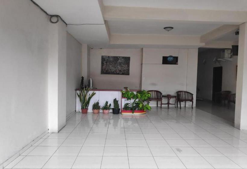 호텔 Oyo 90096 Tiana