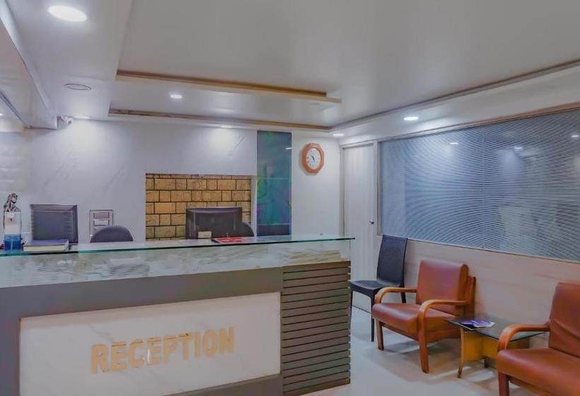 בית מלון כפרי Oyo Flagship 76258 Mukesh Residency