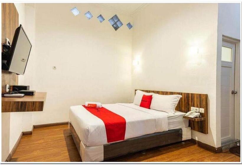 בית מלון כפרי Reddoorz Near Rs Royal Prima Medan 2