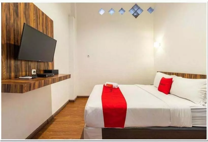 ホテル Reddoorz Near Rs Royal Prima Medan 2