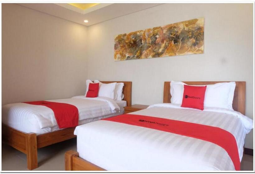 فندق Reddoorz Plus Near Canggu Beach