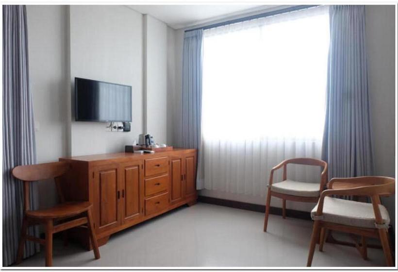 فندق Reddoorz Plus Near Canggu Beach