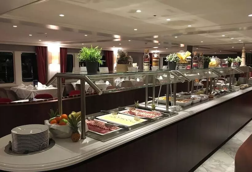 Hotelli Select Ms Charles Dickens   Neuss