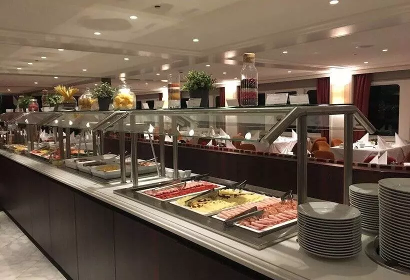 Hotelli Select Ms Charles Dickens   Neuss