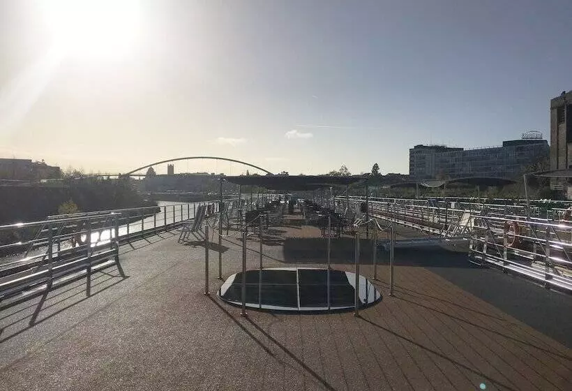 Hotelli Select Ms Charles Dickens   Neuss