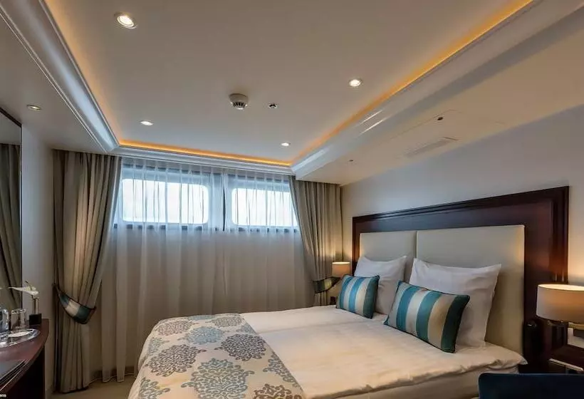 Hotelli Select Ms Charles Dickens   Neuss