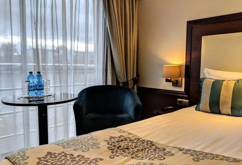 Hotelli Select Ms Charles Dickens   Neuss