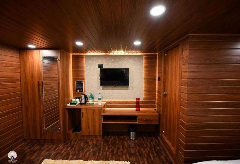 酒店 White Pearl Cruise