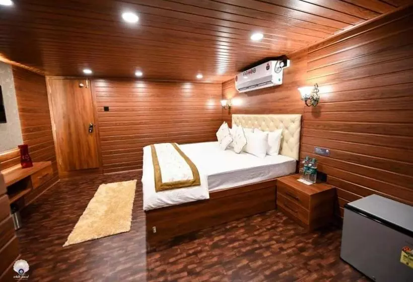 ホテル White Pearl Cruise