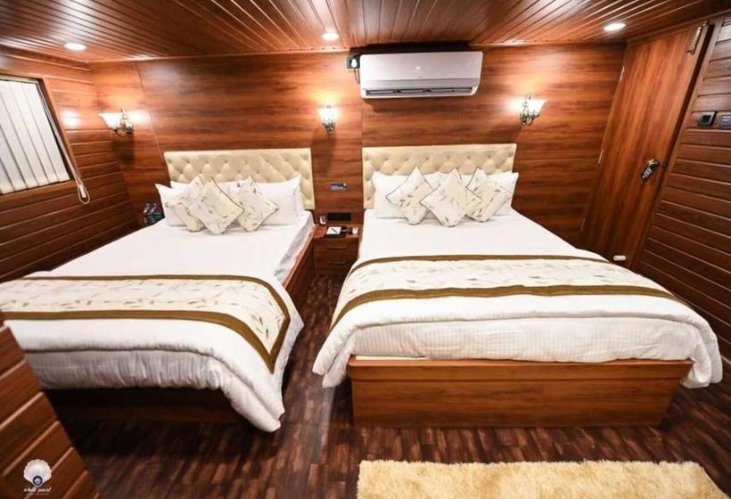 酒店 White Pearl Cruise