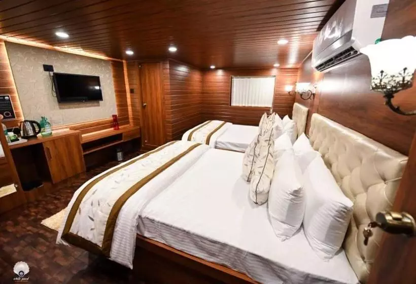ホテル White Pearl Cruise